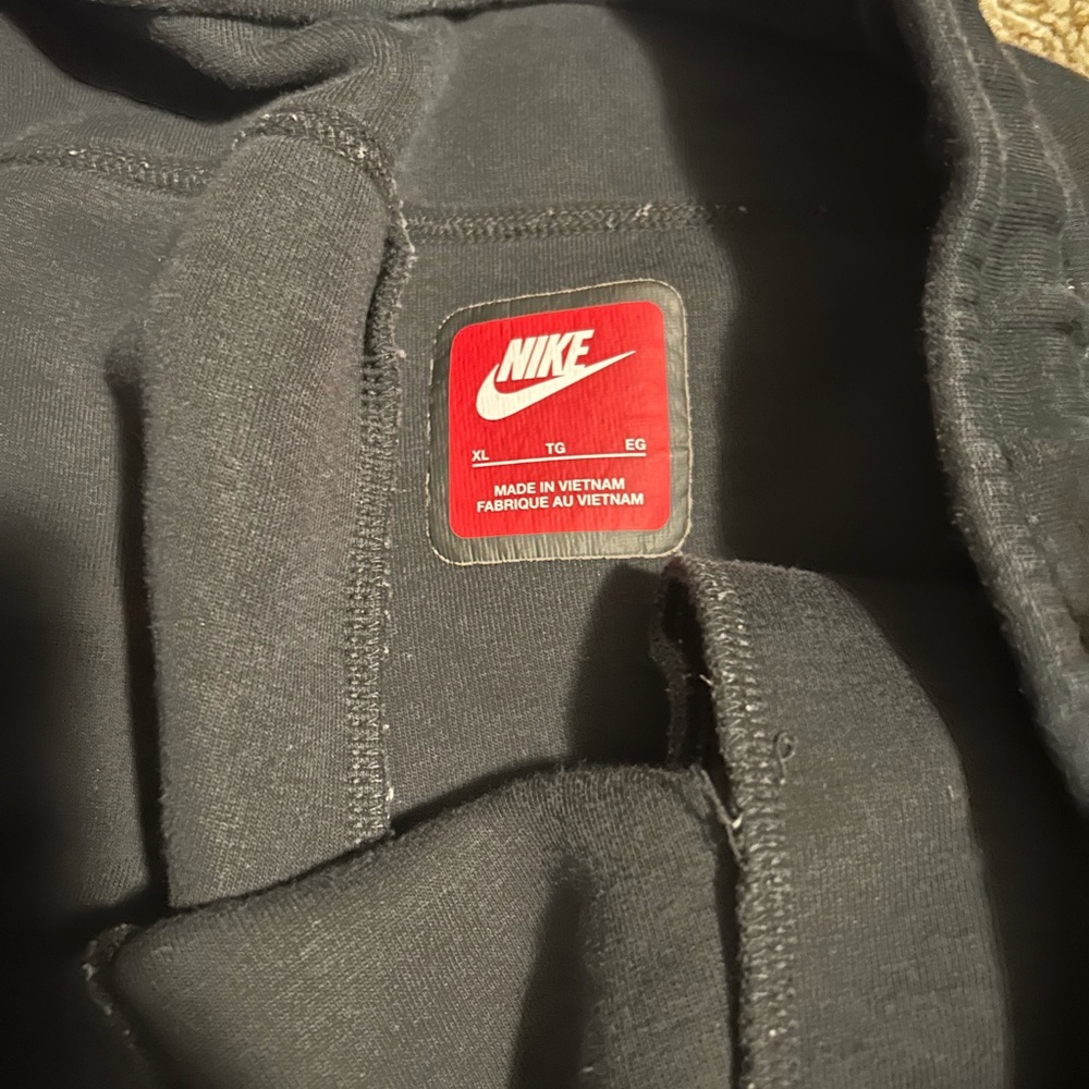 Nike tech Black men’s pants - Picture 2 of 5